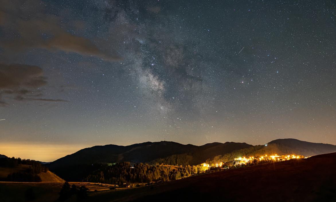 Photo de Valberg de nuit avec le ciel de la Réserve Internationale de Ciel Etoilé